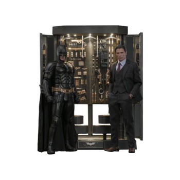 The Dark Knight Movie Masterpiece Action Figures and Diorama 1/6 Batman Armory with Bruce Wayne (2.0) 30 cm