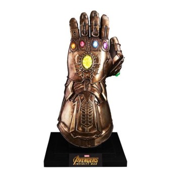 Avengers Infinity War Life-Size Masterpiece Replica 1/1 Infinity Gauntlet 68 cm