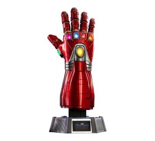 Avengers: Endgame Life-Size Masterpiece Replica 1/1 Nano Gauntlet 52 cm