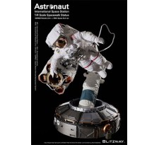 The Real Superb Scale Hybrid Statue 1/4 Astronaut ISS EMU Version 90 cm