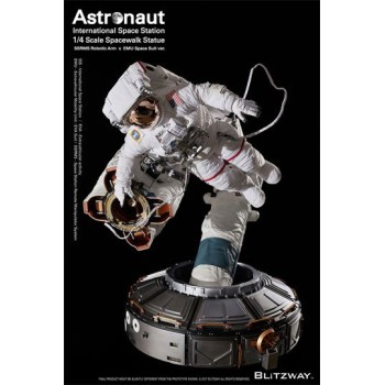 The Real Superb Scale Hybrid Statue 1/4 Astronaut ISS EMU Version 90 cm