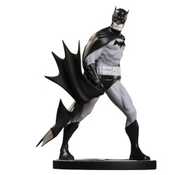 Batman Black & White Statue Dustin Nguyen..