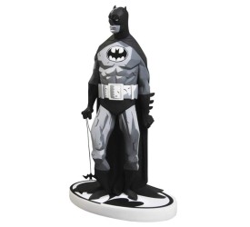 Batman Black and White Statue Mike Mignola Va..