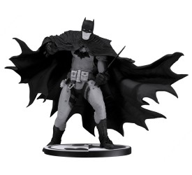 Batman Black and White Statue Rafael Grampa 1..