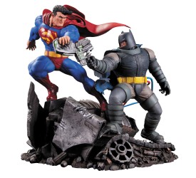 Batman The Dark Knight Returns Statue Superma..