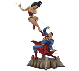 DC Comics Statue Wonder Woman vs Superman 25 ..