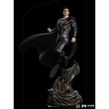 DC Comics: Zack Snyder s Justice League Superman Black Suit 1/4 Scale Statue