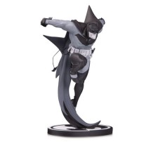 Batman Black & White Statue White Knight Batman by Sean Murphy 21 cm