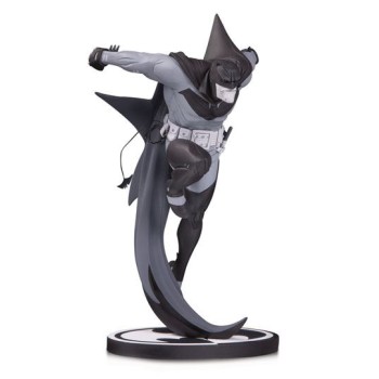 Batman Black & White Statue White Knight Batman by Sean Murphy 21 cm