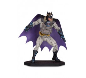 Dark Nights: Metal Statue Batman with Darkseid Baby 15 cm