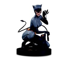 DC Designer Series Statue Catwoman by Stanley Artgerm Lau 19 cm