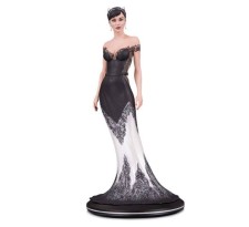 DC Cover Girls Statue Catwoman Wedding Dress by Joelle Jones 26 cm