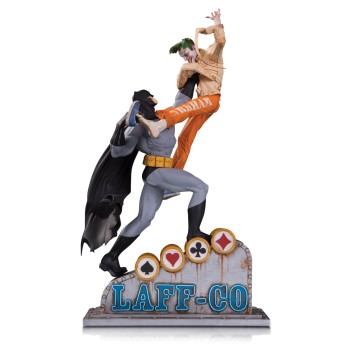 DC Batman vs the Joker Laff CO Battle Statue