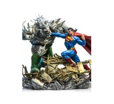 DC Comics Battle Diorama 1/6 Superman vs Doomsday by Ivan Reis 42 cm