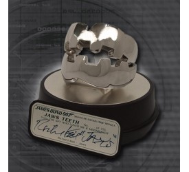 James Bond Replica 1/1 Jaws Teeth Signature E..