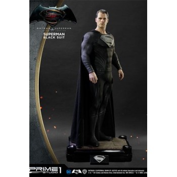 Batman v Superman Dawn of Justice 1/2 Statue Superman Black Suit Ver. 106 cm