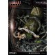 Aliens Premium Masterline Series Statue Rogue Alien Battle Diorama 66 cm