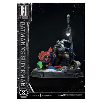 DC Comics Statue Batman Vs. Superman (The Dark Knight Returns) 110 cm