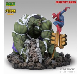 Sideshow Hulk vs Spiderman Diorama Statue