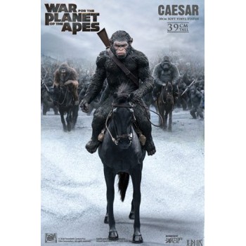 War for the Planet of the Apes Soft Vinyl Statue Caesar with Gun 39 cm
