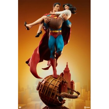 DC Comics Diorama Superman and Lois Lane 56 cm