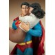 DC Comics Diorama Superman and Lois Lane 56 cm