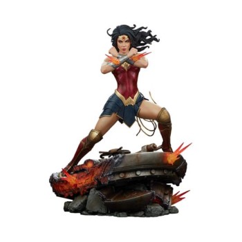 DC Comics Premium Format Statue Wonder Woman: Saving the Day 50 cm