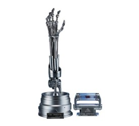 Terminator 2 The Real Replica 1/1 T-800 Endoskeleton Arm and Brain Chip Set