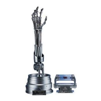 Terminator 2 The Real Replica 1/1 T-800 Endoskeleton Arm and Brain Chip Set