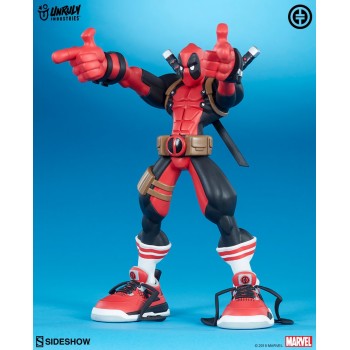 Marvel: Super Heroes in Sneakers Deadpool Wade Vinyl Figure