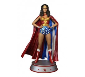 DC Comic Maquette Wonder Woman Cape Variant 33 cm