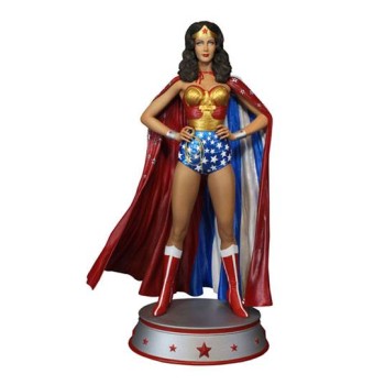 DC Comic Maquette Wonder Woman Cape Variant 33 cm