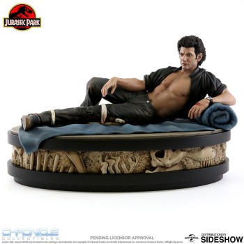 Jurassic Park Ian Malcolm 1:4 Scale Statue