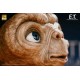 E.T. The Extra-Terrestrial: E.T. Life-Size Statue