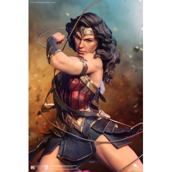 DC Comics: Wonder Woman 1:4 Scale Statue